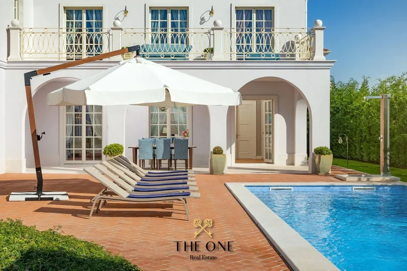 Luxury villa with pool and sea view in Poreč
