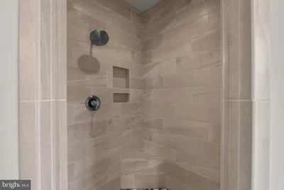Thumbnail 32