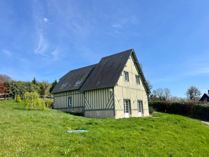 Pont-l'Évêque, Normandy, France. - Photo 6
