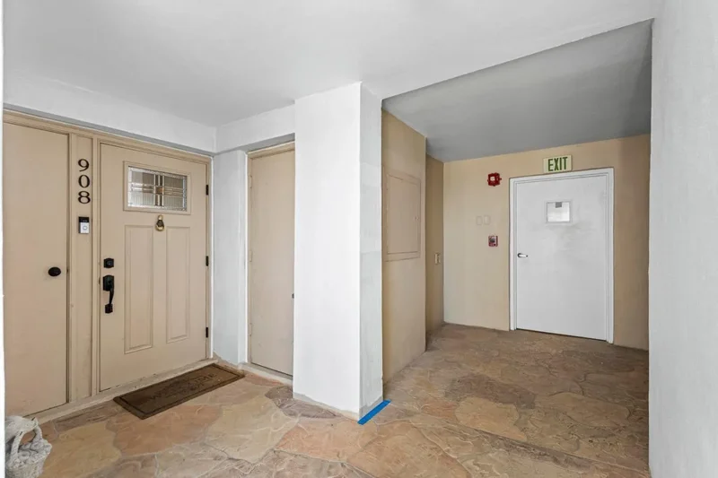 1012 N Ocean Boulevard, Hillsboro Beach, Florida, United States. - Photo 13