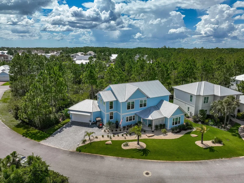 Single Family Residence in Santa Rosa Beach