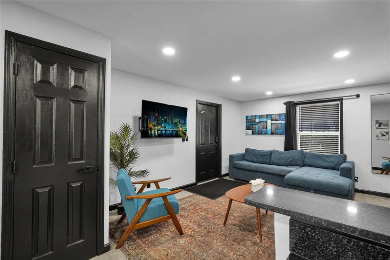 621 NE 28th St, Oakland Park, Florida, United States. - Photo 15
