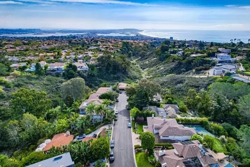 6121 La Pintura, San Diego, California, United States. - Photo 5