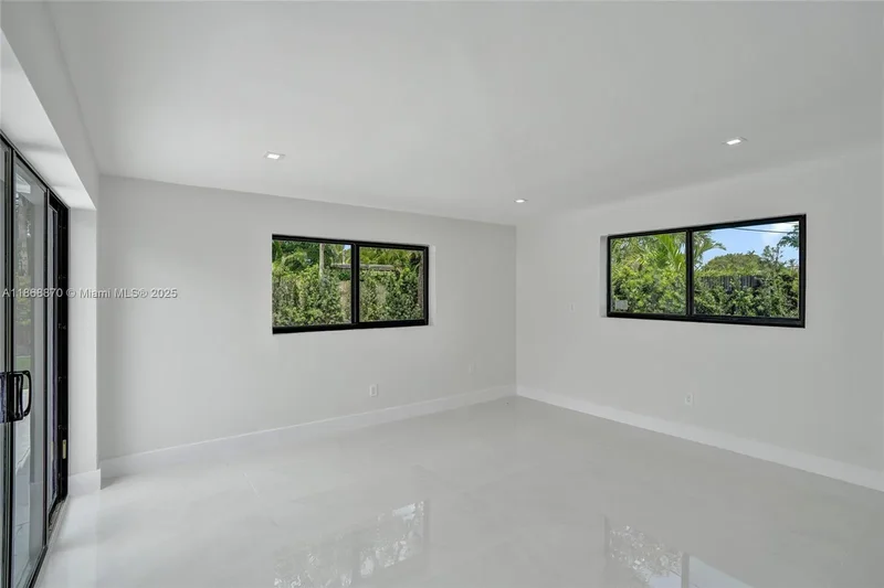 1931 NE 186th Dr, North Miami Beach, Florida, United States. - Photo 26