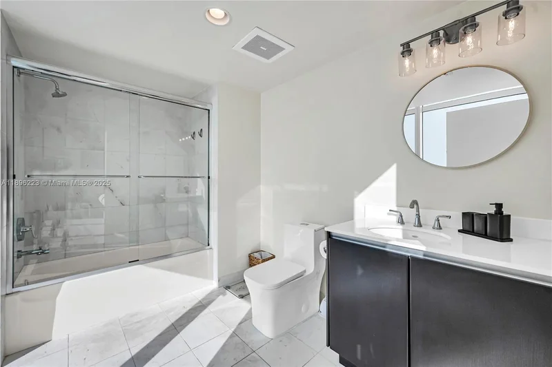 665 NE 25th St, Miami, Florida, United States. - Photo 17