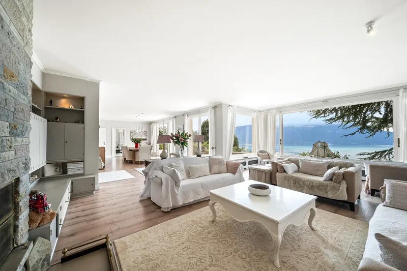Montreux, Vaud, Switzerland. - Photo 13