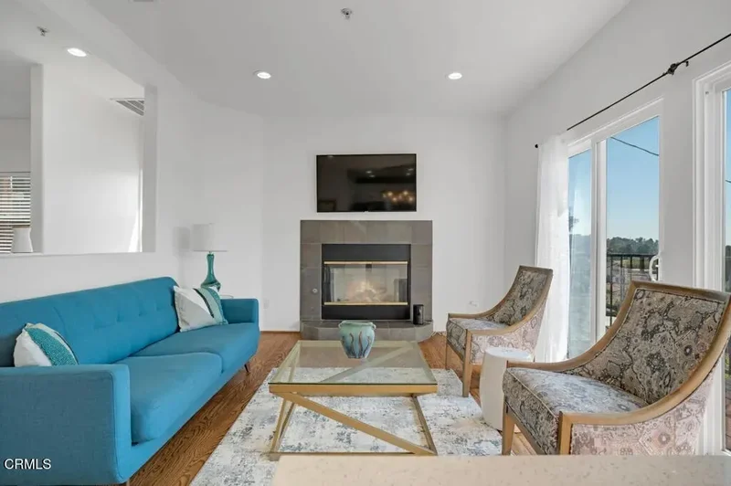 1300 Blue Hill Road, Los Angeles, California, United States. - Photo 13