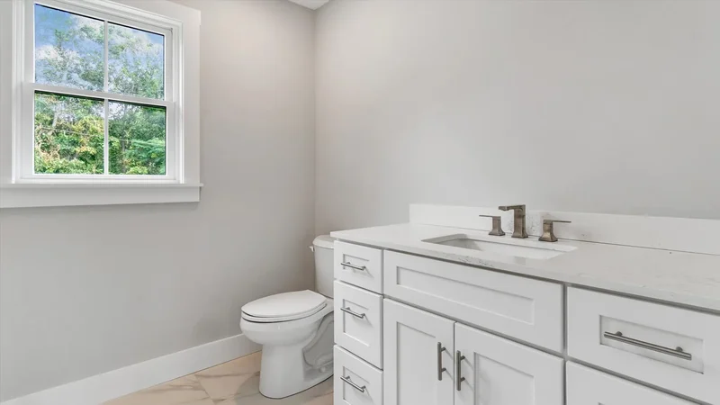 5B Fanning Ave, Hampton Bays, New York, United States. - Photo 13