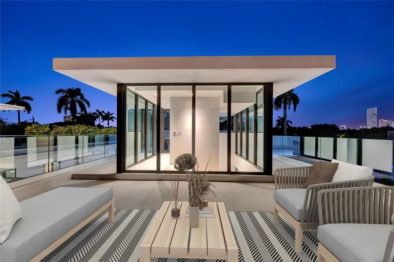 2130 S MIAMI AVE, Miami, Florida, United States. - Photo 79