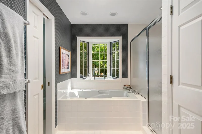 2240 E Cumming Woods Lane, Hendersonville, NC 28739, Laurel Park, North Carolina, United States. - Photo 22