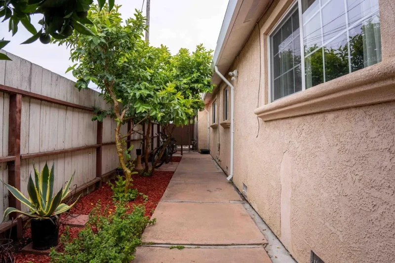 2232 Euclid Avenue, East Palo Alto, California, United States. - Photo 8