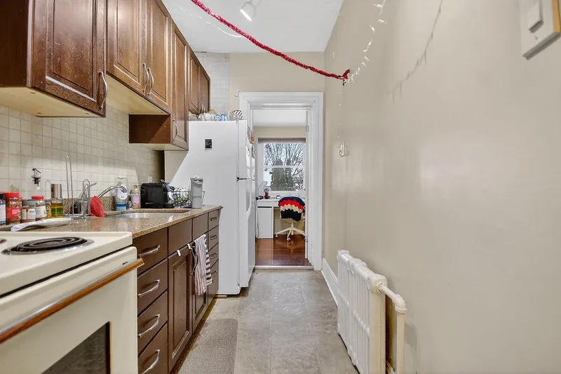 152 Goulburn Avenue, Ottawa, Ontario, Canada. - Photo 13