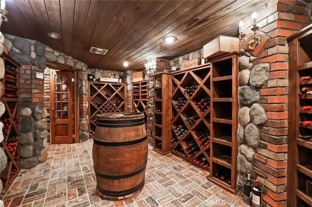 7008 Hawarden, Riverside, California, United States. - Photo 9