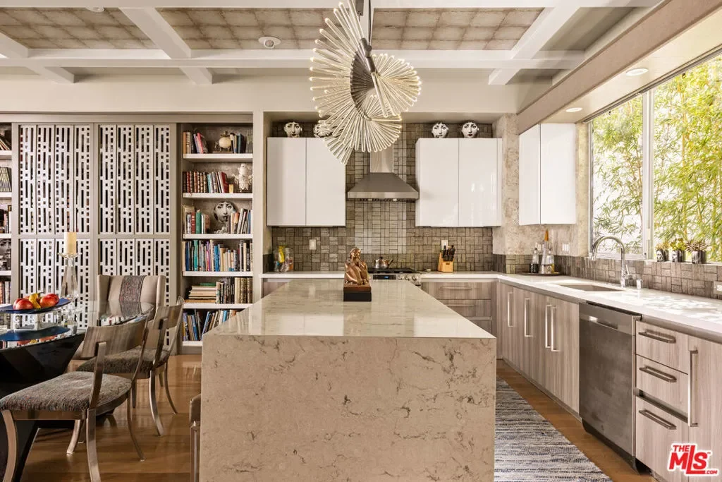 6732 W HEPBURN Way, Los Angeles, California, United States. - Photo 22