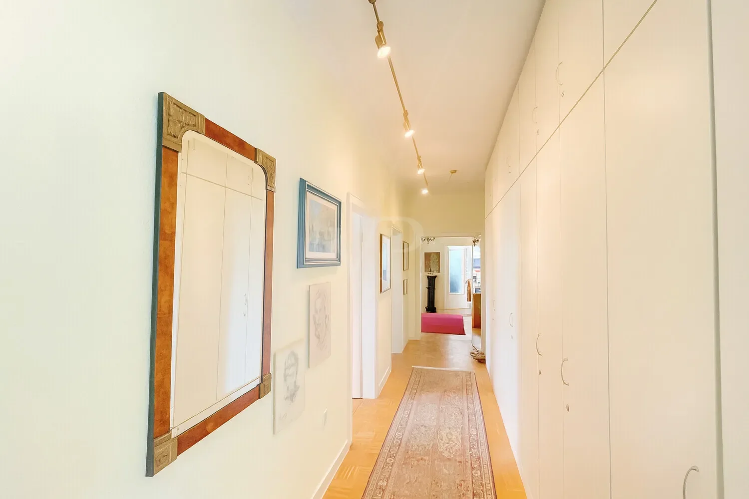 Gallery photo 2