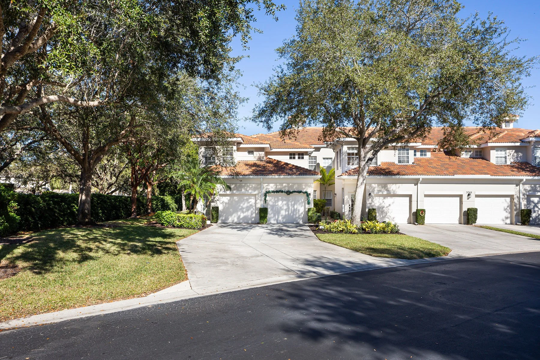 Exterior photo 4
