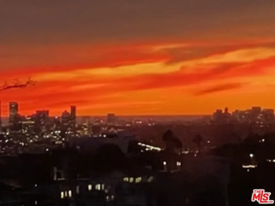 2630 Creston Drive, Los Angeles, California, United States. - Photo 2
