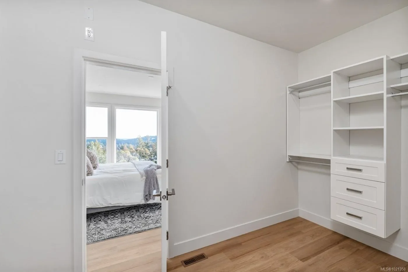 2332 Copper Rock Crt 107, Langford, British Columbia, Canada. - Photo 5