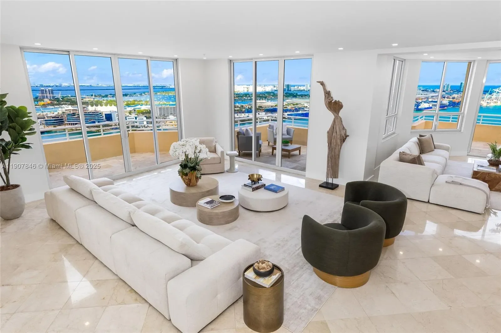 808 Brickell Key Dr 3901, Miami, Florida, United States. - Photo 4