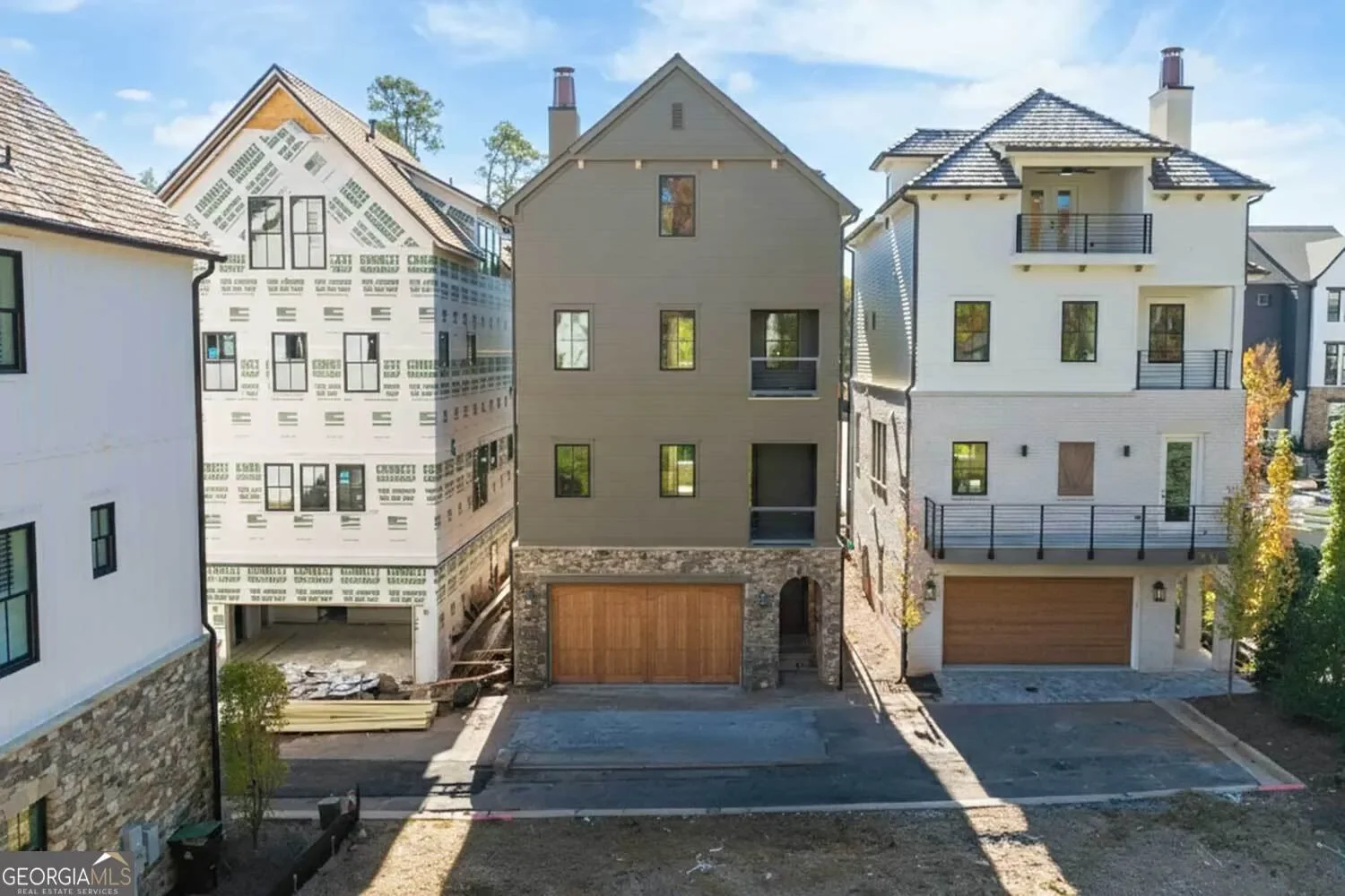 Exterior photo 5