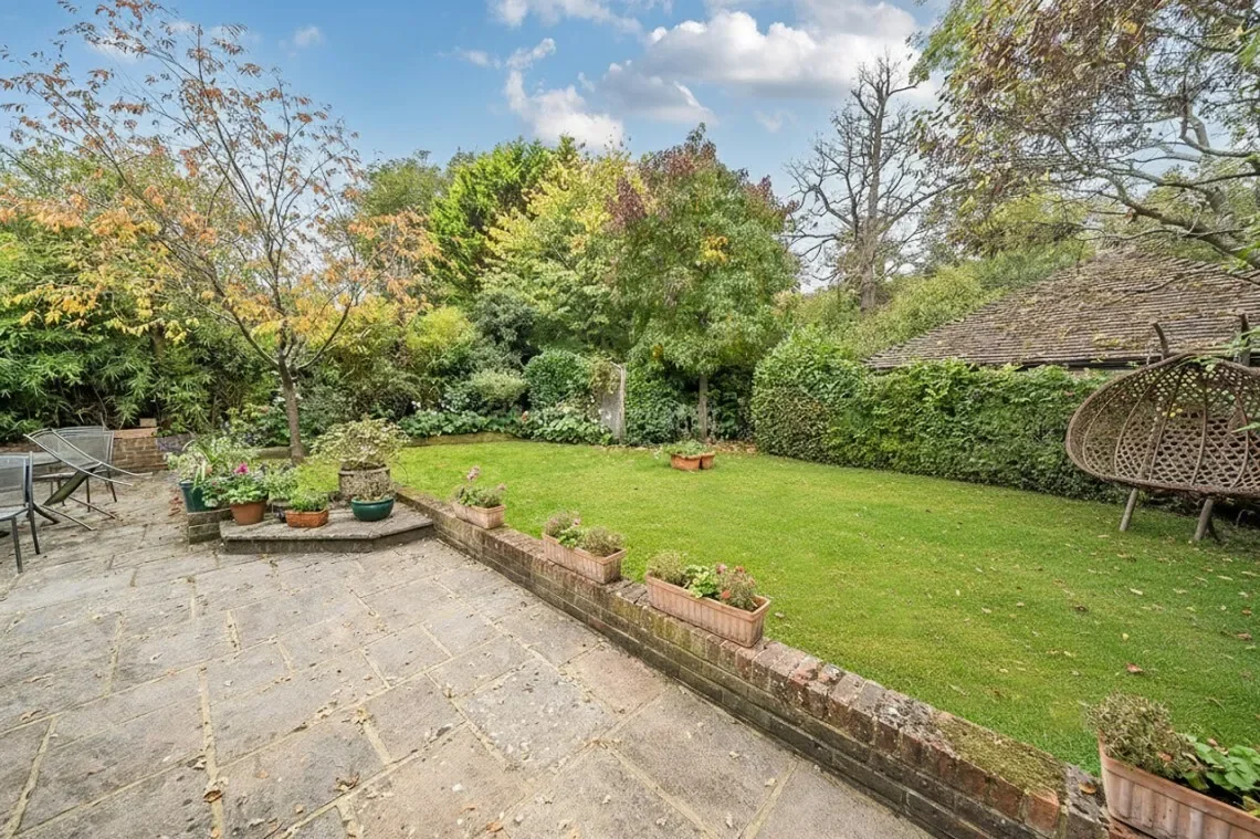 Eleanor Crescent Mill Hill Village, London, England, United Kingdom. - Photo 9