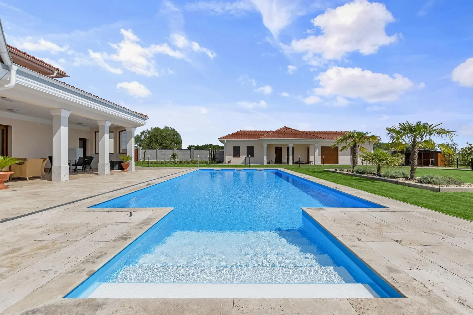 Exterior photo 11