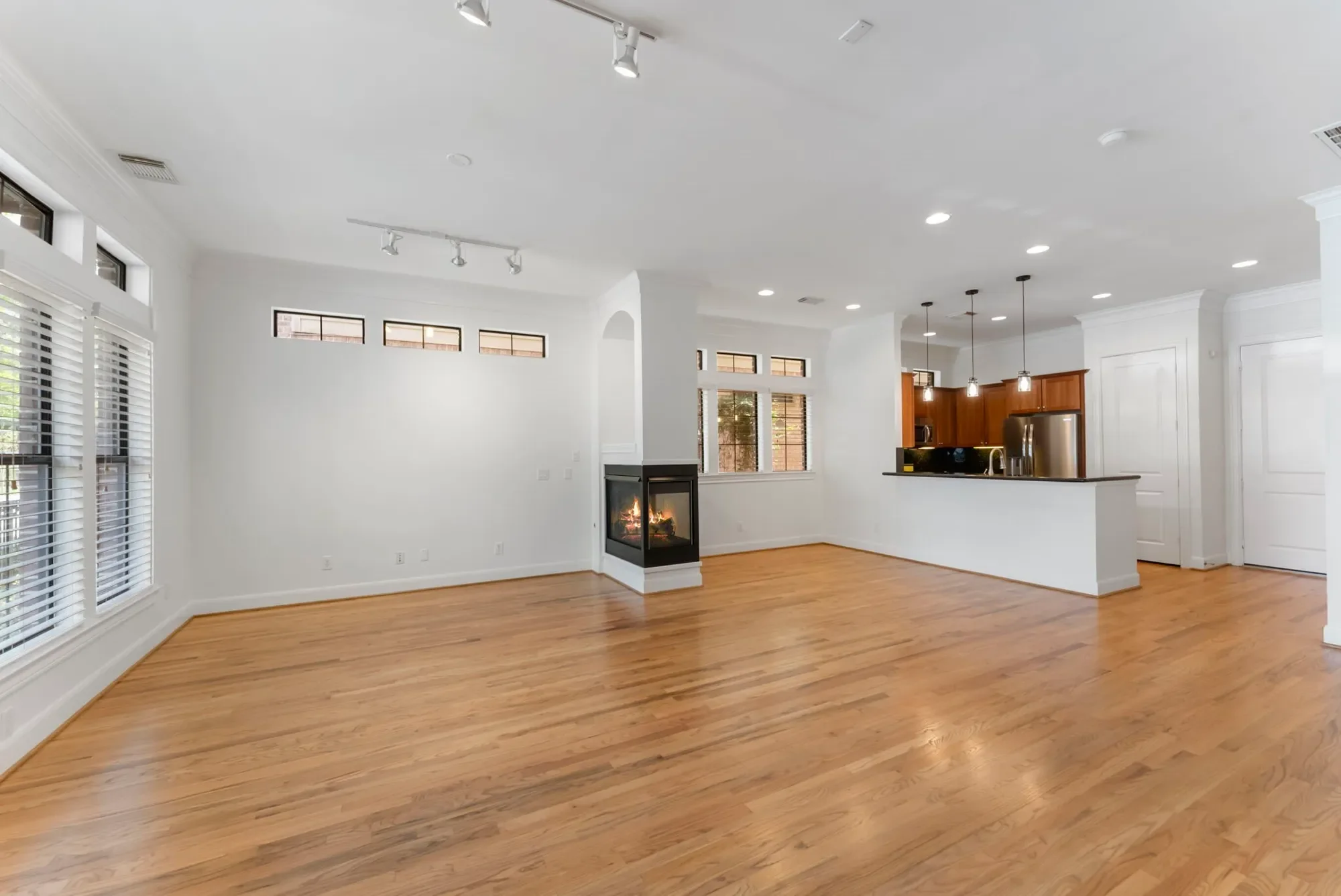 14 Riva Row, The Woodlands, TX 77380, Spring, Texas, United States. - Photo 2