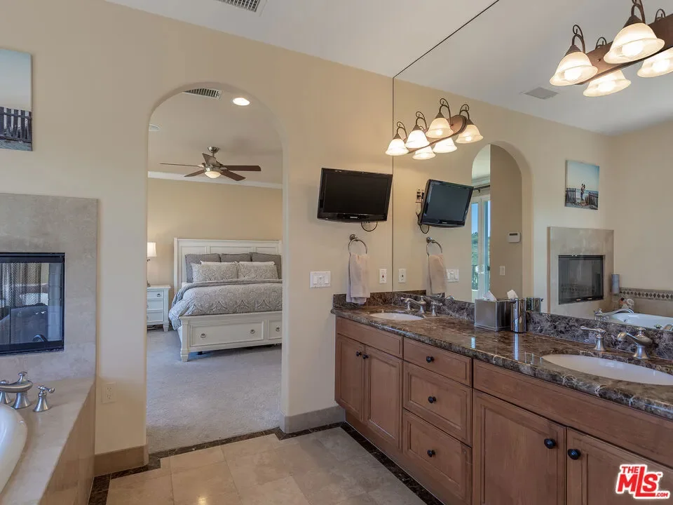 23949 De Ville Way, Malibu, California, United States. - Photo 8
