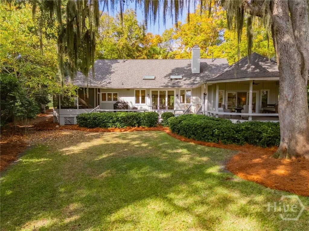 Single Family Residence in Savannah