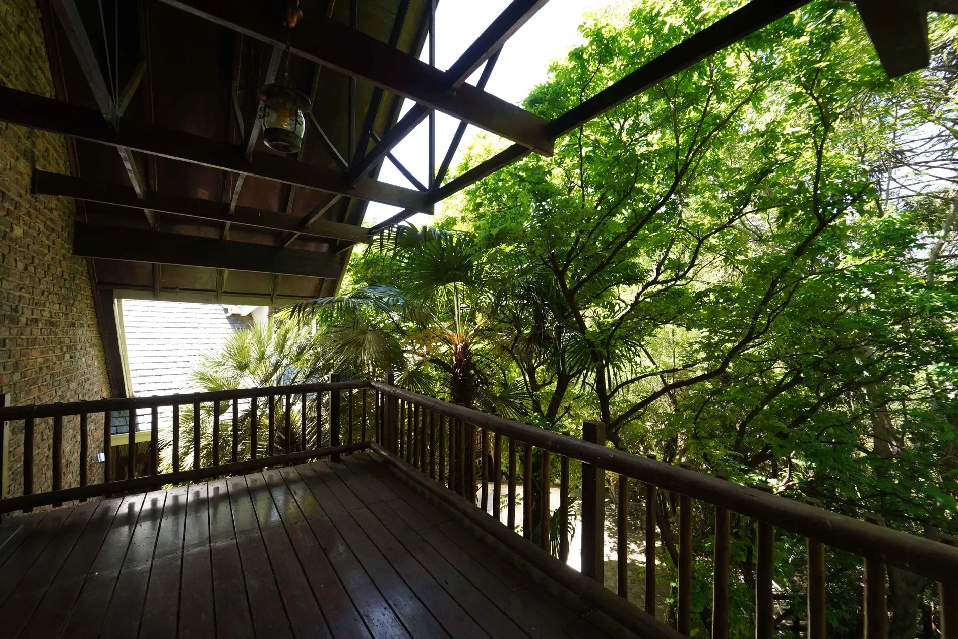 Exterior photo 8