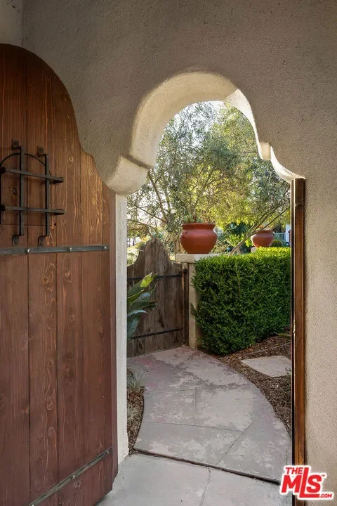 1772 S Ogden Drive, Los Angeles, California, United States. - Photo 5