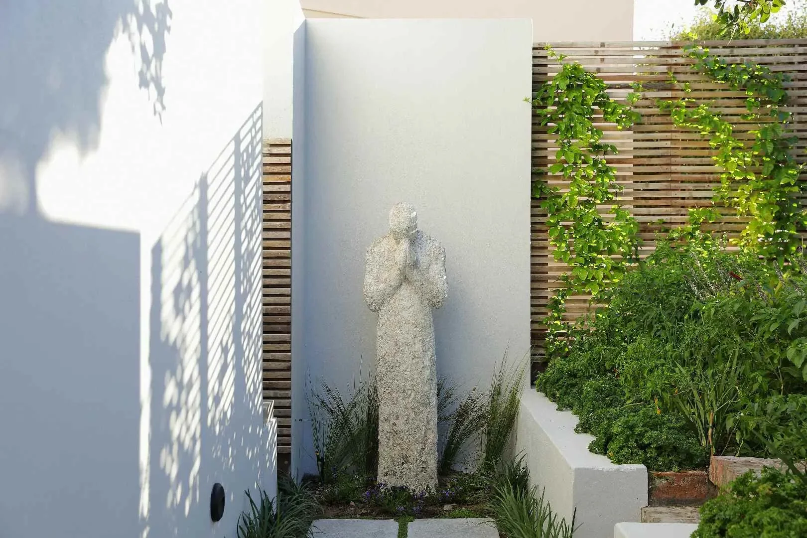 Exterior photo 4