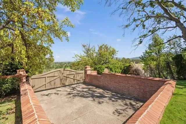 12359 Farr Ranch Road, Saratoga, California, United States. - Photo 18