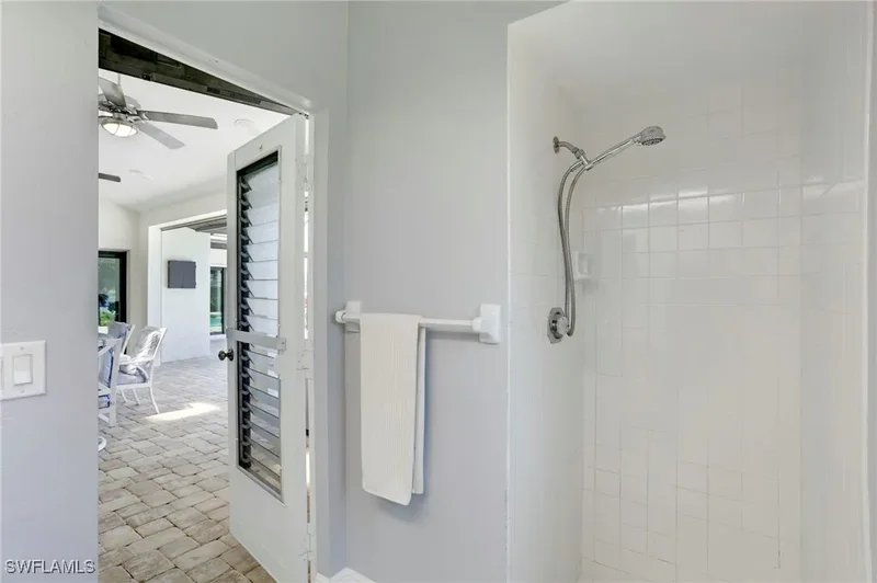 3605 SE 18th Avenue, Cape Coral, Florida, United States. - Photo 3