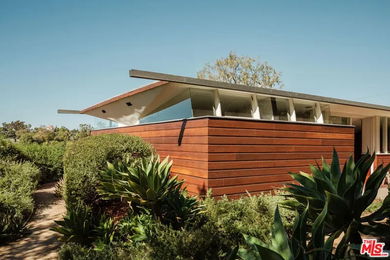1430 Avon Terrace, Los Angeles, California, United States. - Photo 10