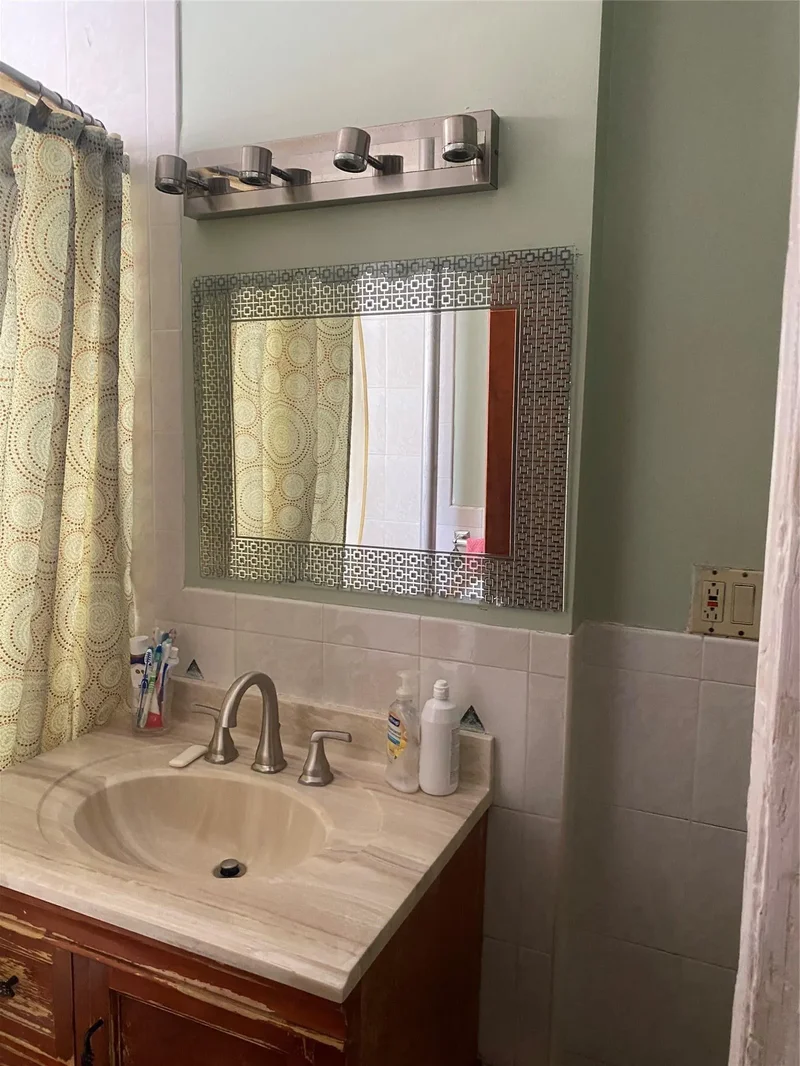 1346 Fteley Avenue, Bronx, NY 10472, New York, New York, United States. - Photo 4