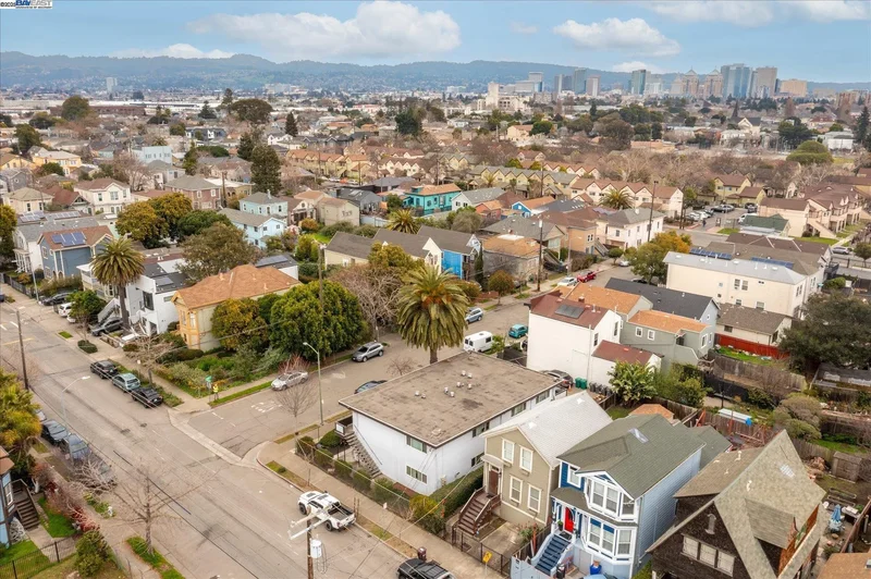 1745 Chase St, Oakland, California, United States. - Photo 9