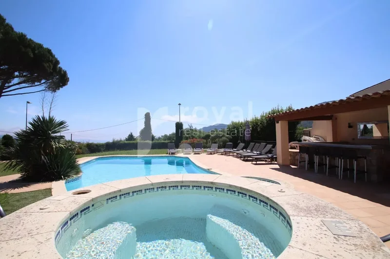 Les Adrets-de-l'Estérel, Provence-Alpes-Côte d'Azur, France. - Photo 12