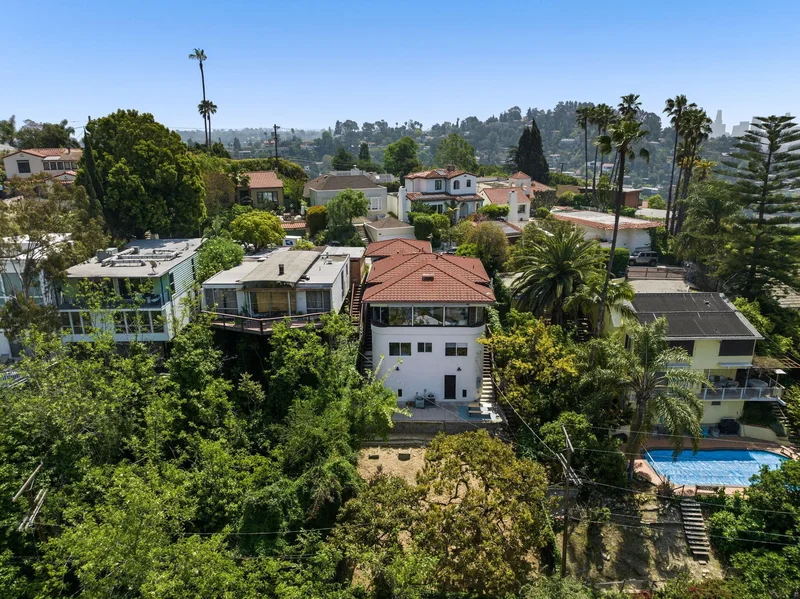 2133 Mayview Drive, Los Angeles, California, United States. - Photo 23