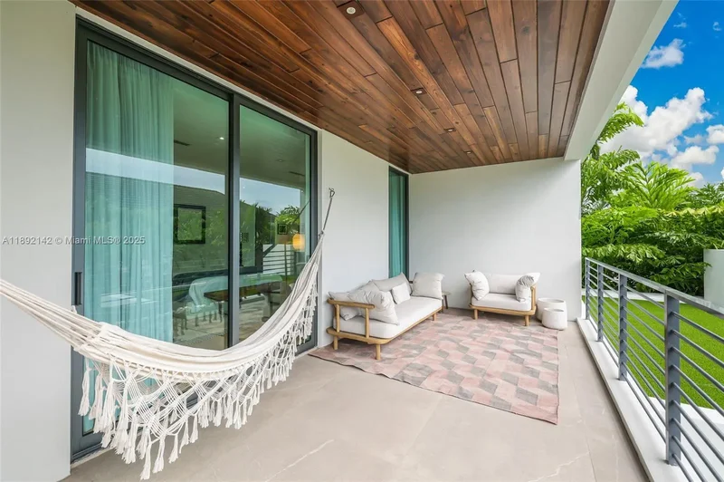 445 Ridgewood Rd, Key Biscayne, Florida, United States. - Photo 6