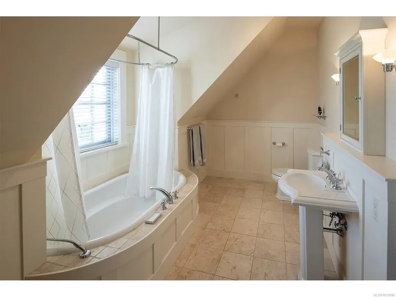 2766 Sea View Rd, Saanich, BC, V8N1K8, CANADA, Saanich, British Columbia, Canada. - Photo 58