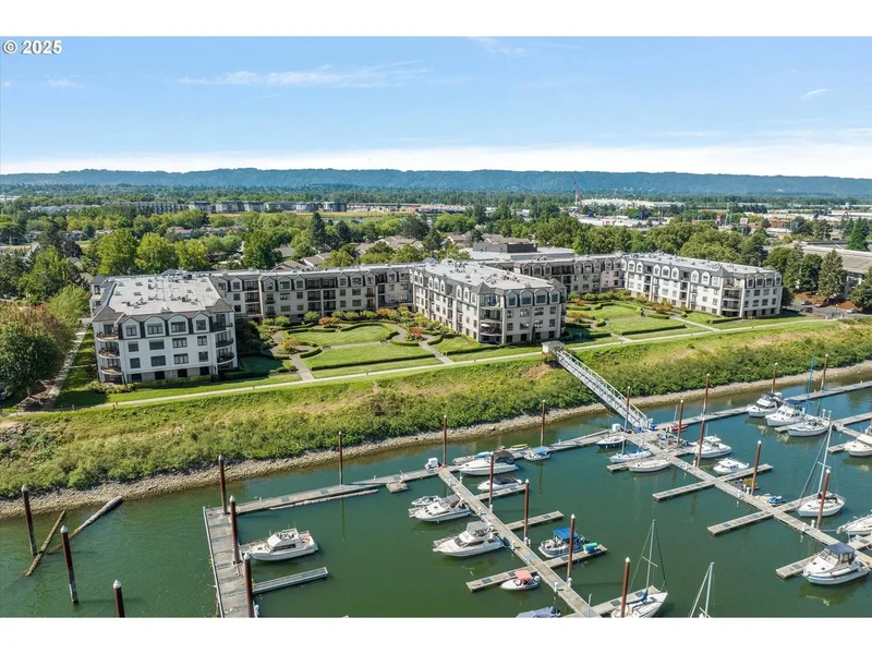 707 N Hayden Island Dr #215, Portland, OR 97217, Portland, Oregon, United States. - Photo 43