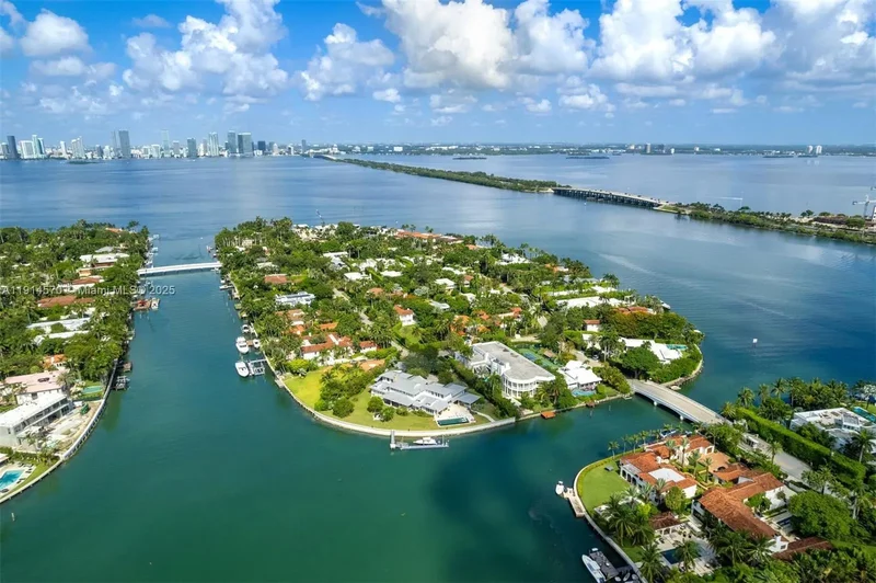 2815 Regatta Ave, Miami Beach, Florida, United States. - Photo 32