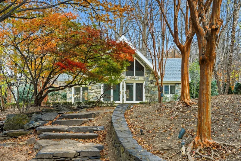 9324 Georgetown Pike, Great Falls, VA 22066, Great Falls, Virginia, United States. - Photo 40
