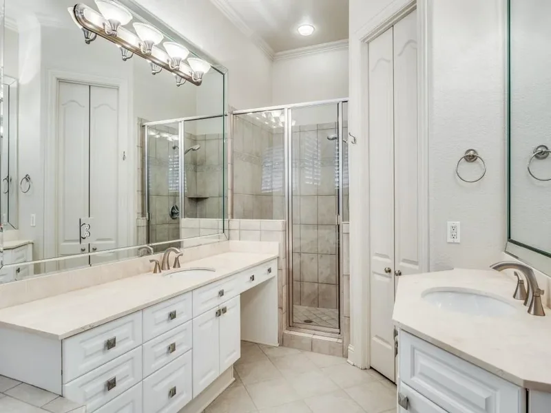 4330 Cole Avenue H, Dallas, Texas, United States. - Photo 19