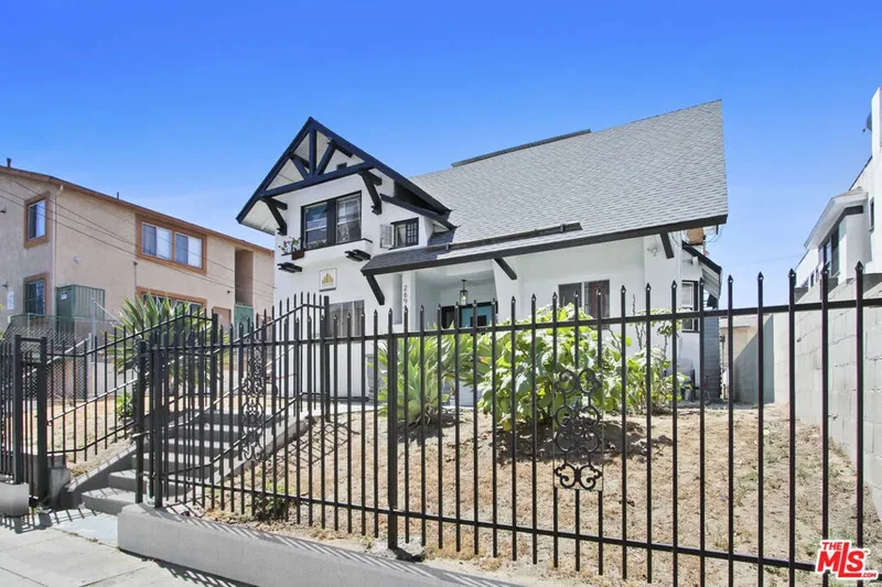 2694 James M Wood Boulevard, Los Angeles, California, United States. - Photo 10