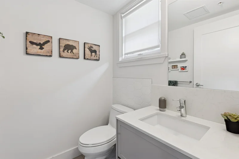 244 E 5th Street 1, North Vancouver, British Columbia, Canada. - Photo 37