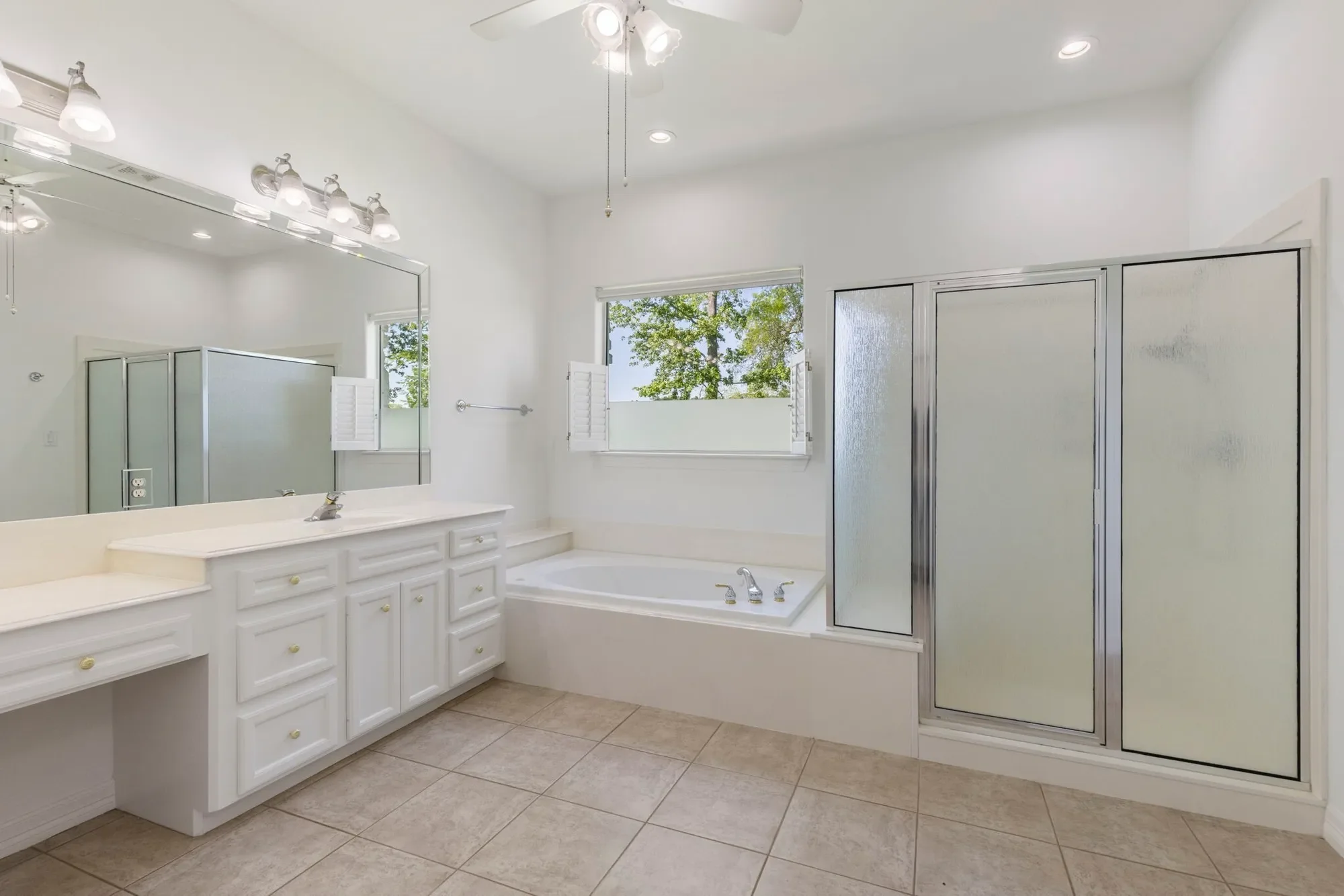 132 Lyndsey Drive, Montgomery, TX 77316, Montgomery, Texas, United States. - Photo 28