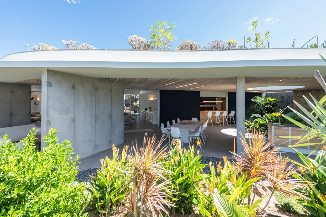 Exterior photo 4