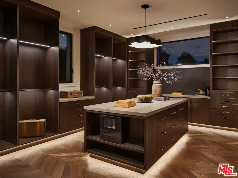 73 Beverly Park Lane, Beverly Hills, California, United States. - Photo 21